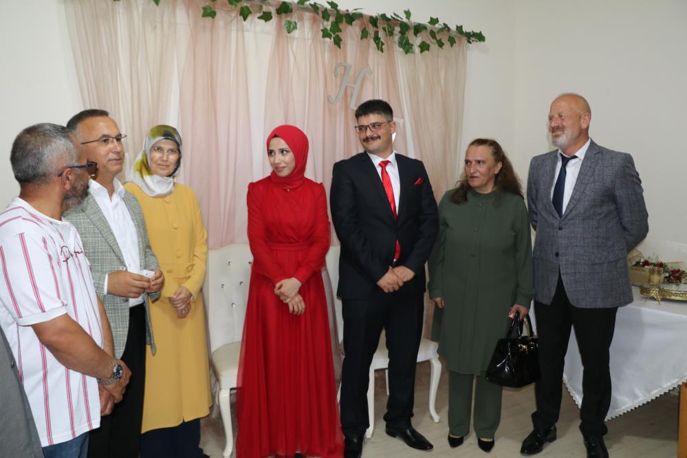 Vali Çeber, İHA Muhabiri Hasan Fehmi Demir'e kız istedi
