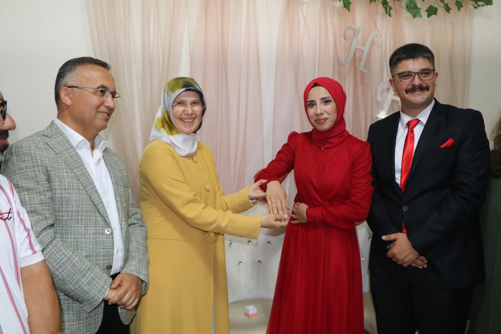 Vali Çeber, İHA Muhabiri Hasan Fehmi Demir'e kız istedi