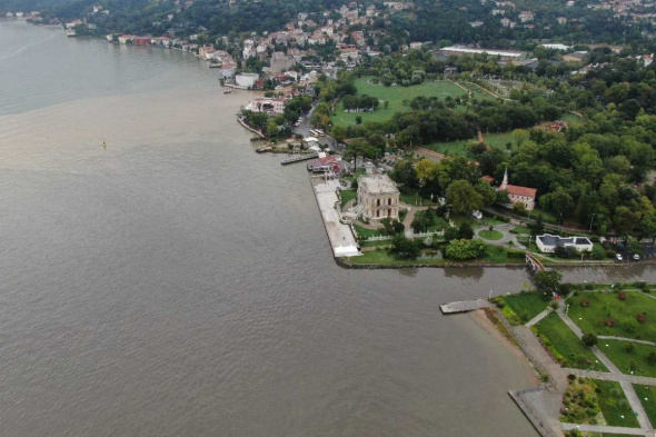 Şiddetli Yağmurun ardından İstanbul'da deniz çamura bulandı