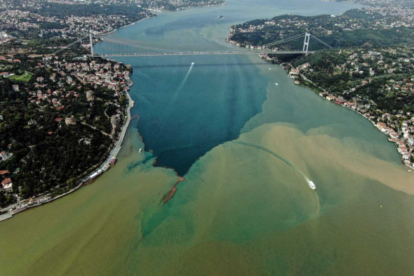 Şiddetli Yağmurun ardından İstanbul'da deniz çamura bulandı