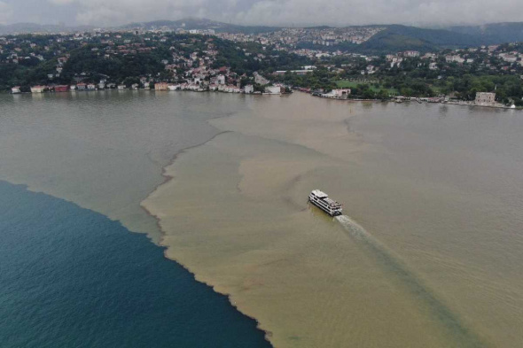Şiddetli Yağmurun ardından İstanbul'da deniz çamura bulandı