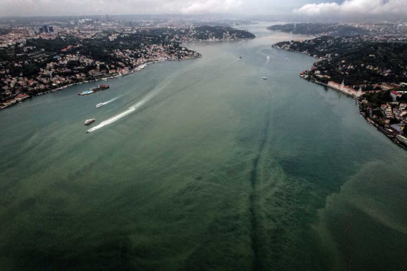 Şiddetli Yağmurun ardından İstanbul'da deniz çamura bulandı