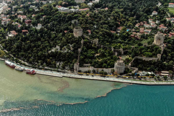 Şiddetli Yağmurun ardından İstanbul'da deniz çamura bulandı