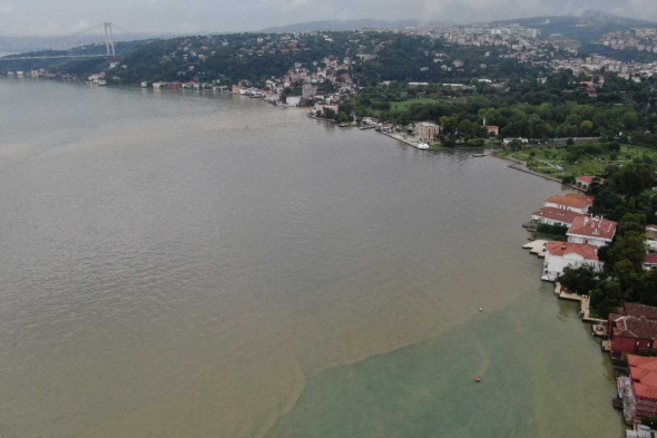 Şiddetli Yağmurun ardından İstanbul'da deniz çamura bulandı