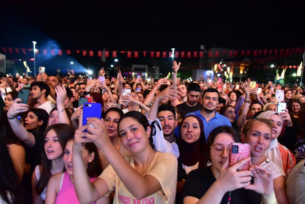 Melek Mosso konser fotoğrafları