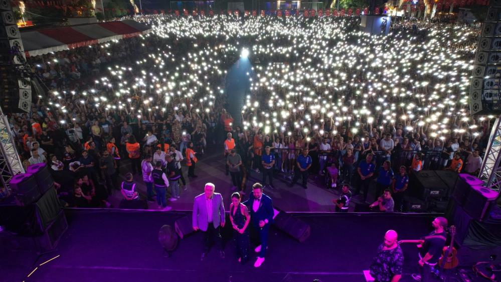 Melek Mosso konser fotoğrafları