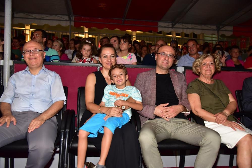 Melek Mosso konser fotoğrafları