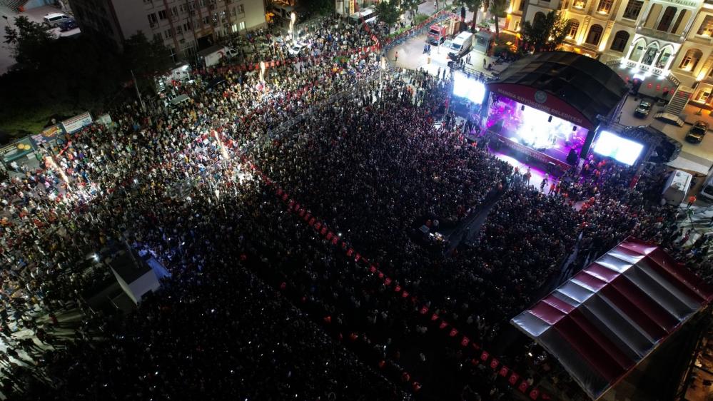 Melek Mosso konser fotoğrafları