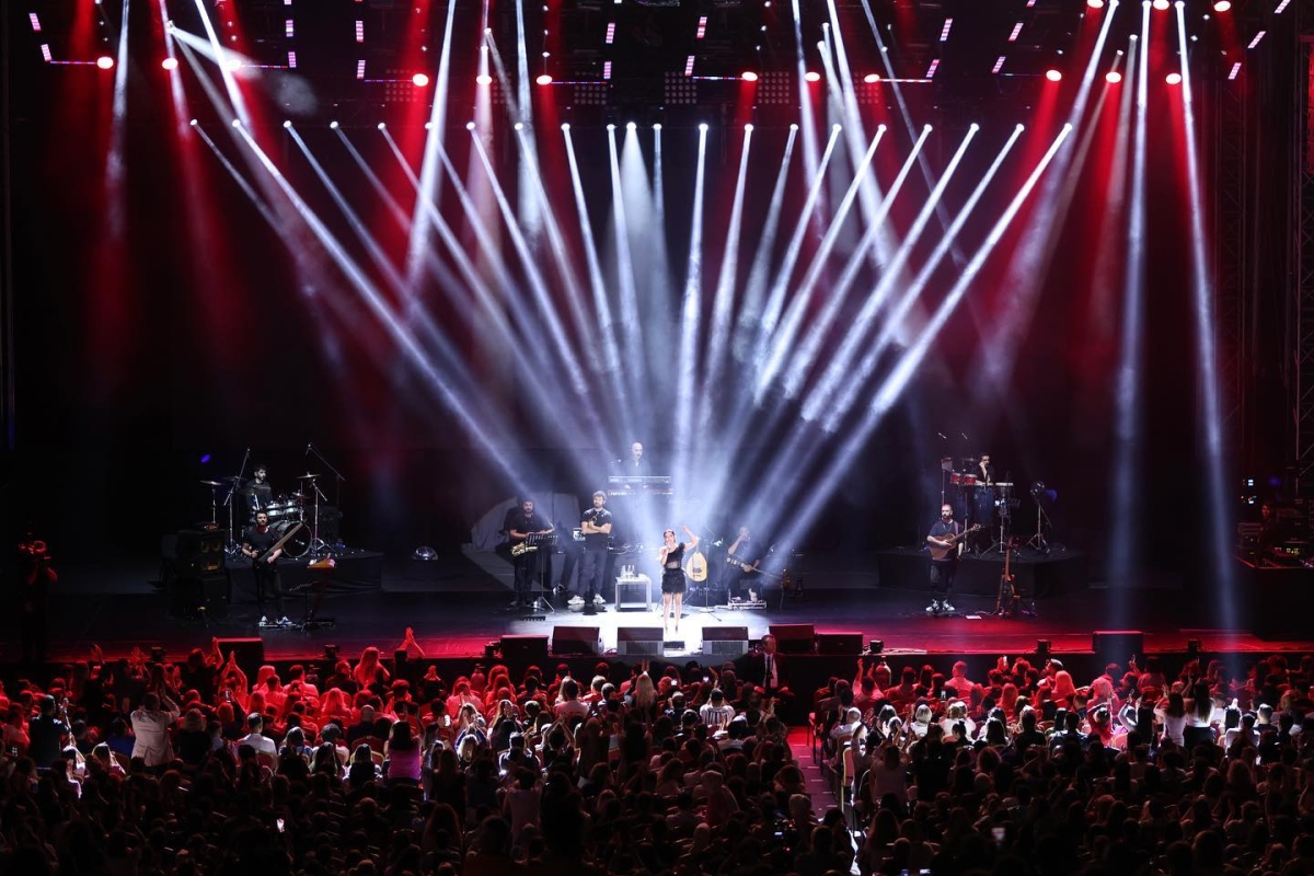 Melek Mosso konser fotoğrafları
