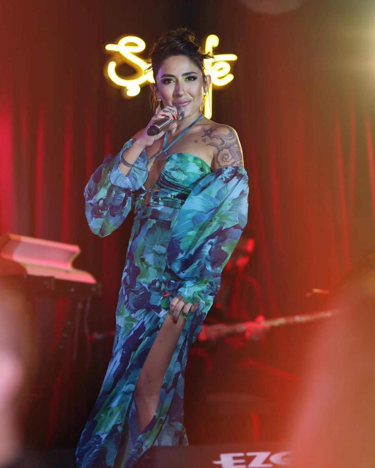 Melek Mosso konser fotoğrafları