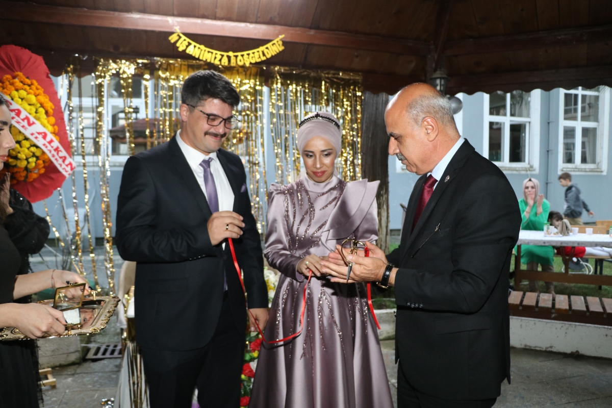 Hasan Fehmi Demir, Ezginur Balci nişanlandı