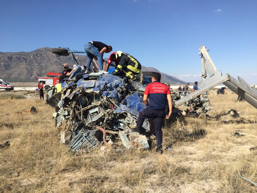 Marmaris’teki yangına destek için giden helikopter düştü