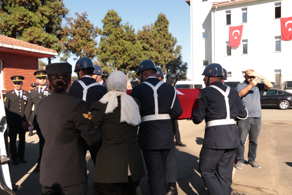 Rize'de görevi başında şehit olan asker törenle memleketine uğurlandı