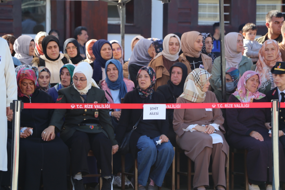 Rize'de görevi başında şehit olan asker törenle memleketine uğurlandı