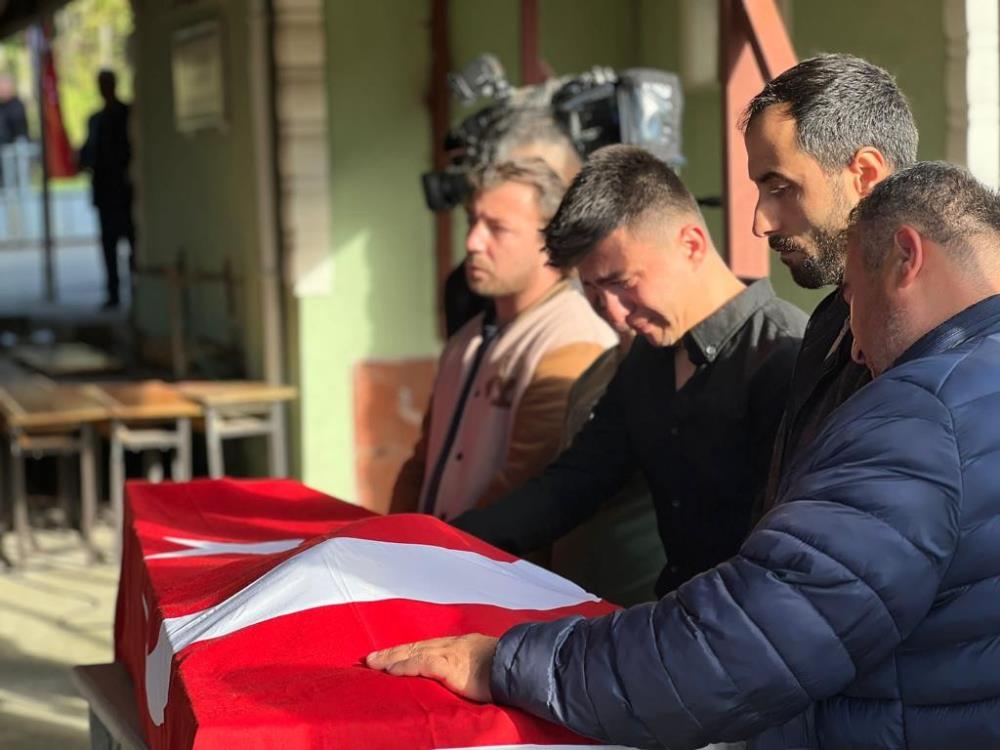 Bartın'da ki maden kazasında hayatını kaybedenler toprağa veriliyor