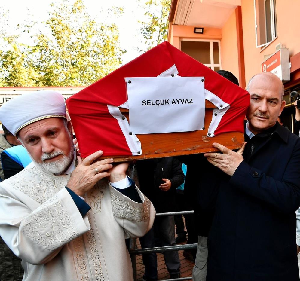 Bartın'da ki maden kazasında hayatını kaybedenler toprağa veriliyor