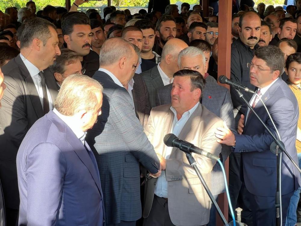 Bartın'da ki maden kazasında hayatını kaybedenler toprağa veriliyor