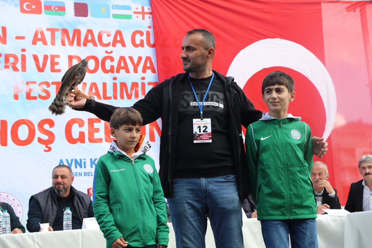Rize'de atmaca güzellik festivali renkli görüntülere sahne oldu
