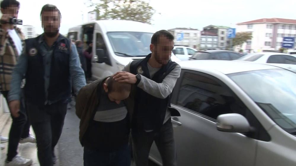 Bombayı bırakan kadın yakalandı