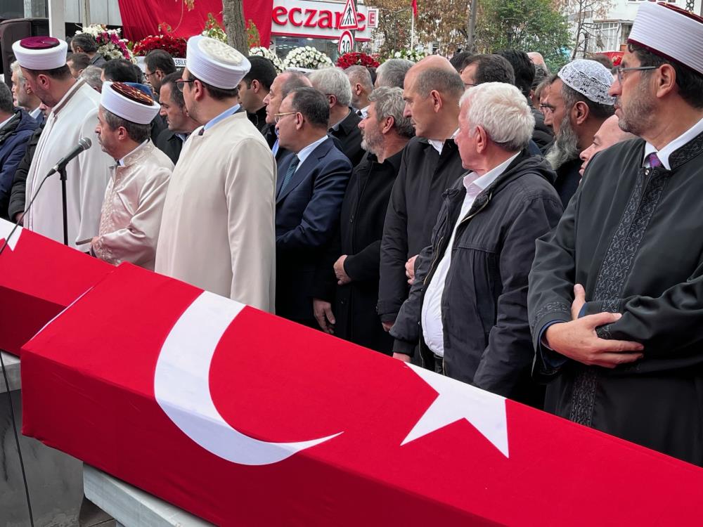 Rizeli kadın ve eşi son yolculuğuna uğurlandı