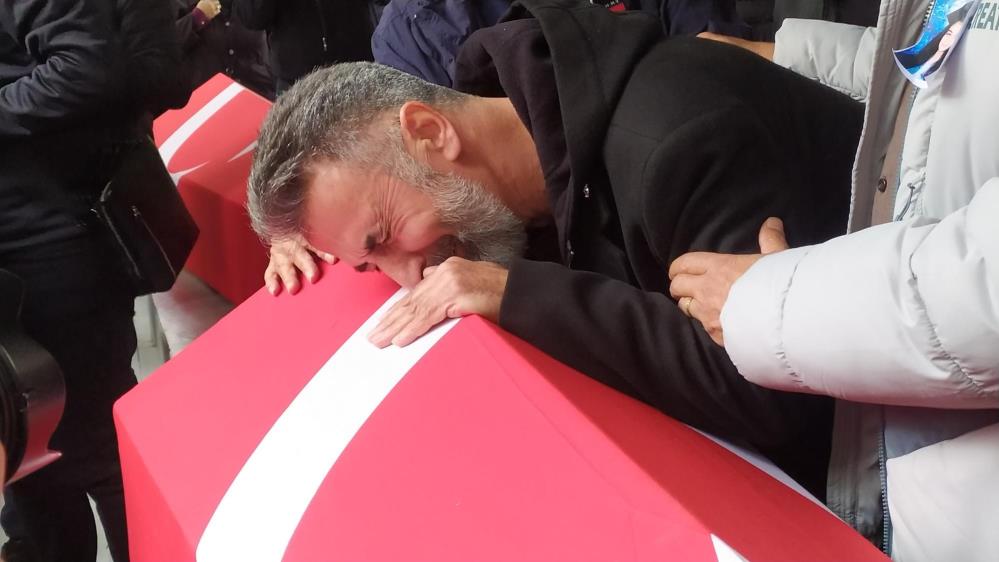Saldırıda hayatını kaybeden anne kız son yolculuğuna uğurlandı
