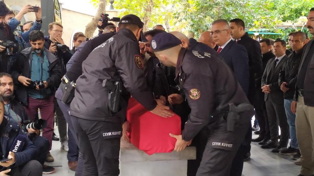 Saldırıda hayatını kaybeden anne kız son yolculuğuna uğurlandı