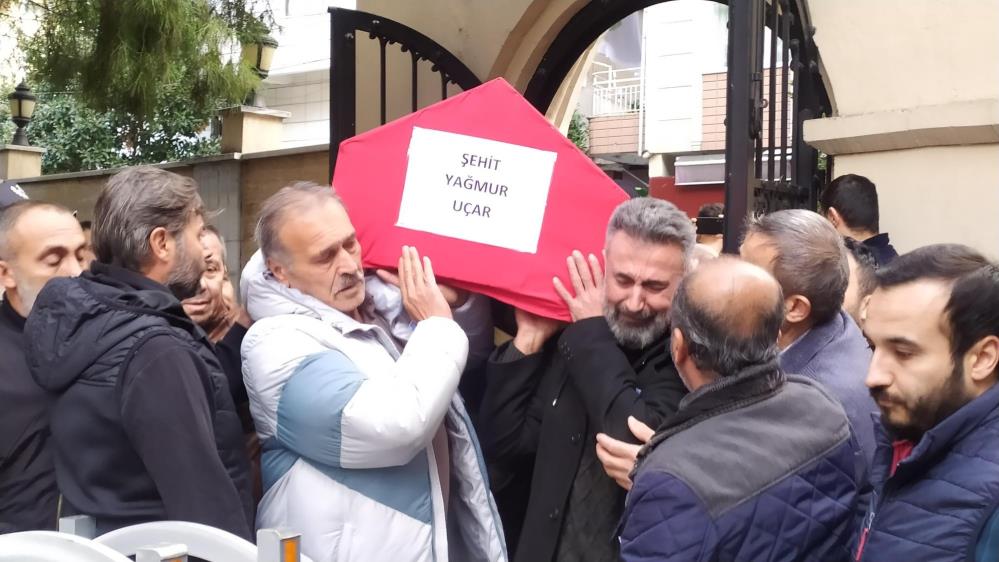 Saldırıda hayatını kaybeden anne kız son yolculuğuna uğurlandı