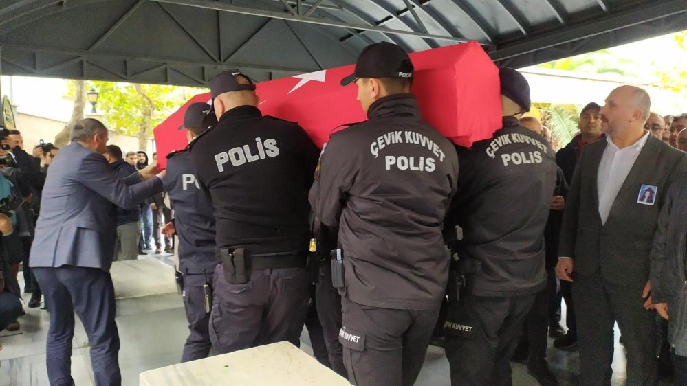 Saldırıda hayatını kaybeden anne kız son yolculuğuna uğurlandı