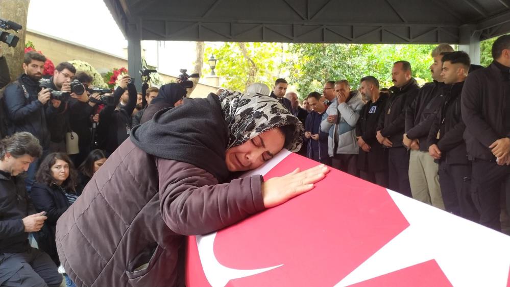 Saldırıda hayatını kaybeden anne kız son yolculuğuna uğurlandı
