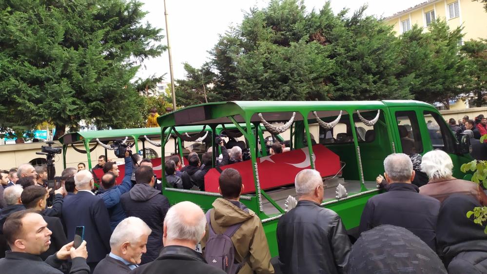 Saldırıda hayatını kaybeden anne kız son yolculuğuna uğurlandı