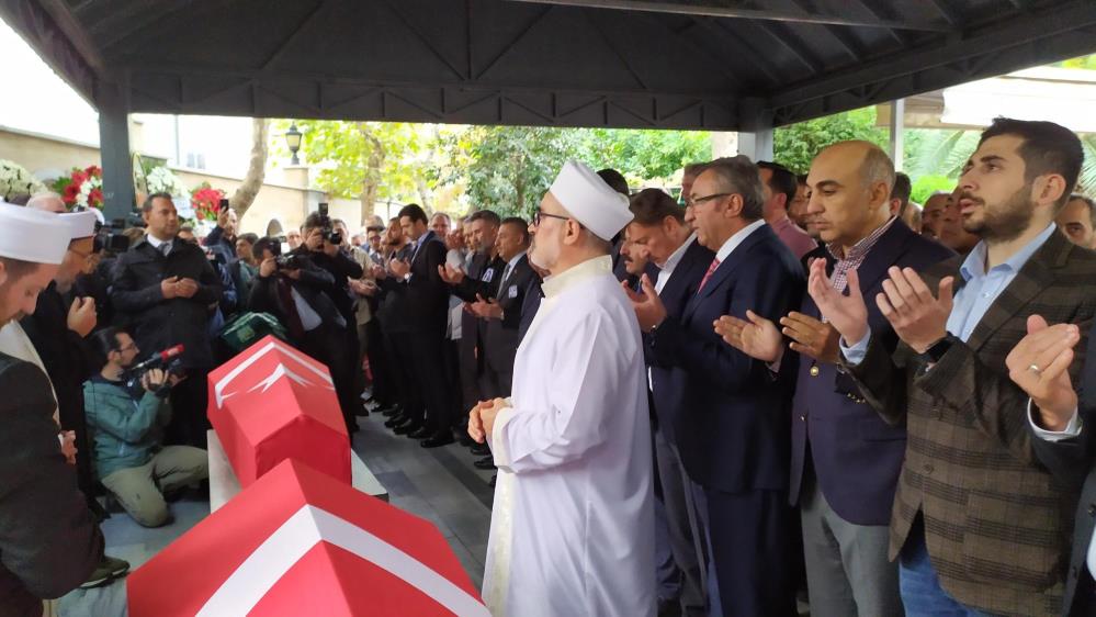 Saldırıda hayatını kaybeden anne kız son yolculuğuna uğurlandı