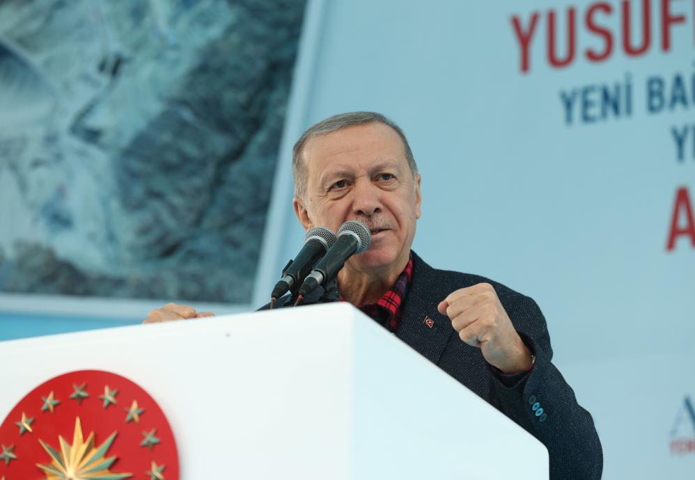 Cumhurbaşkanı Erdoğan Yusufeli'nde baraj su tutma törenine katıldı