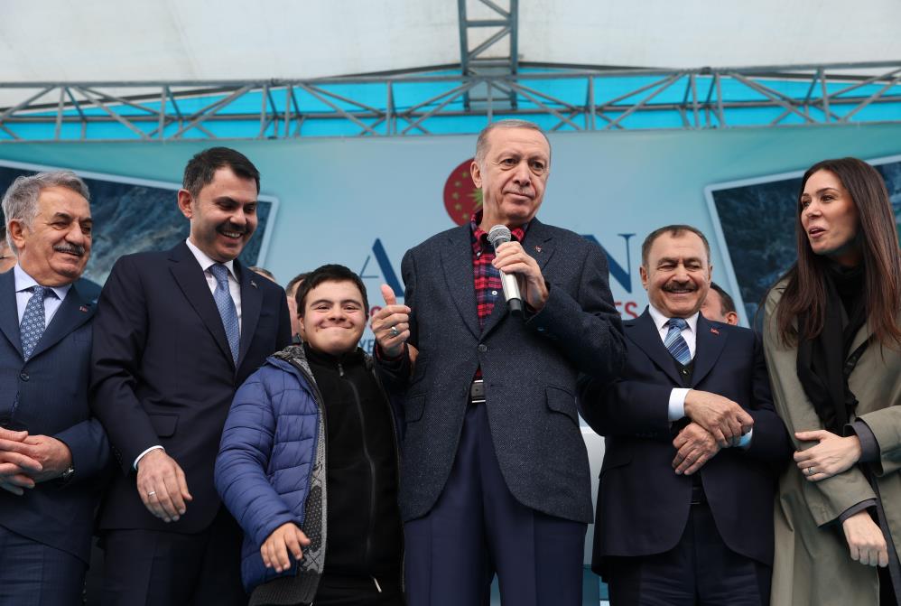 Cumhurbaşkanı Erdoğan Yusufeli'nde baraj su tutma törenine katıldı