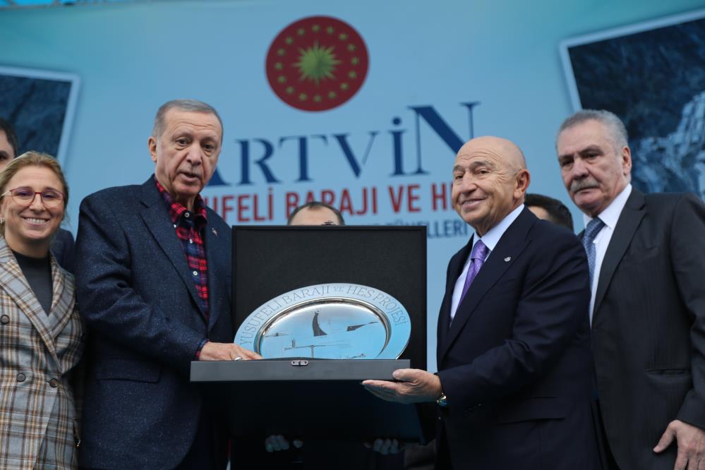Cumhurbaşkanı Erdoğan Yusufeli'nde baraj su tutma törenine katıldı