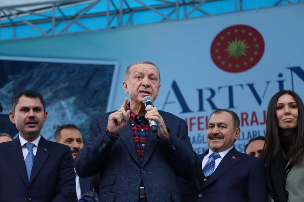 Cumhurbaşkanı Erdoğan Yusufeli'nde baraj su tutma törenine katıldı