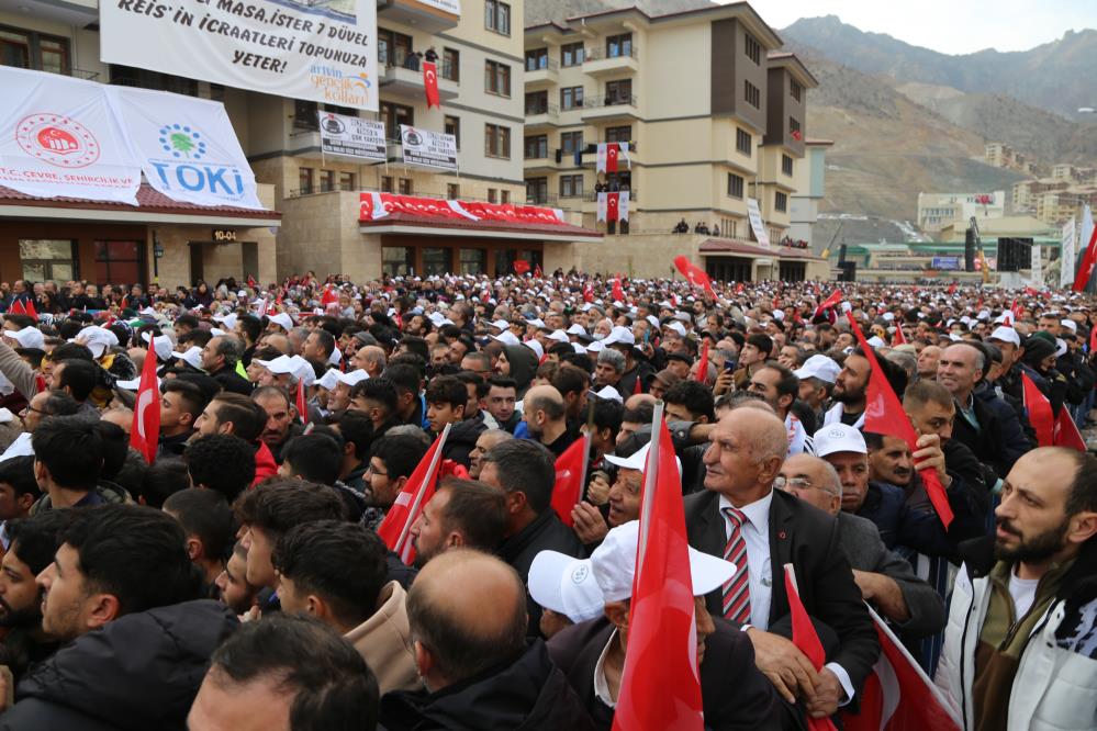 Cumhurbaşkanı Erdoğan Yusufeli'nde baraj su tutma törenine katıldı