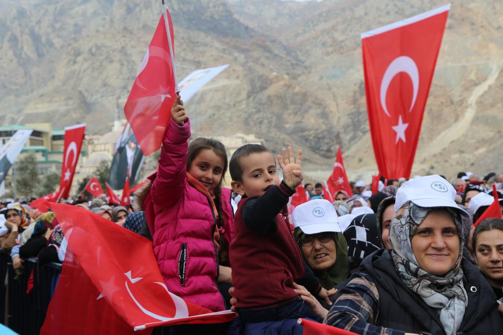 Cumhurbaşkanı Erdoğan Yusufeli'nde baraj su tutma törenine katıldı