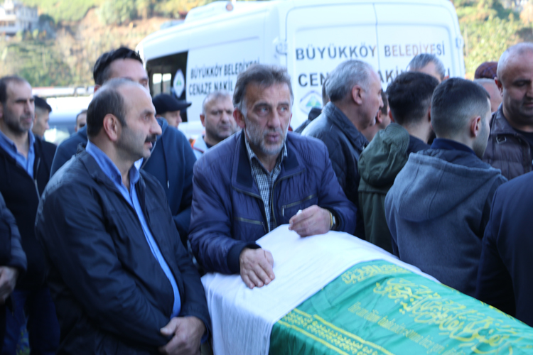 Biri çocuk 3 kişilik aile gözyaşları içerisinde son yolculuğuna uğurlandı