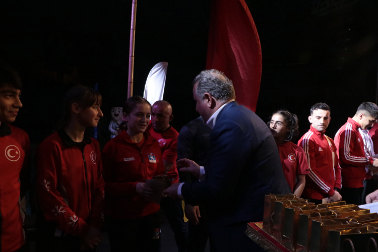 Rize'deki Sporun yıldızları ödül töreni