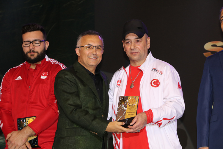 Rize'deki Sporun yıldızları ödül töreni