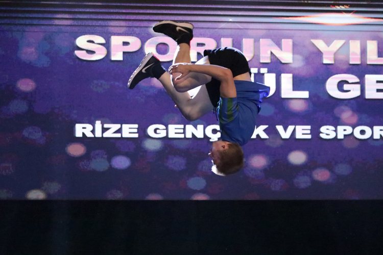 Rize'deki Sporun yıldızları ödül töreni