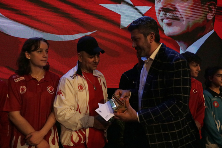 Rize'deki Sporun yıldızları ödül töreni
