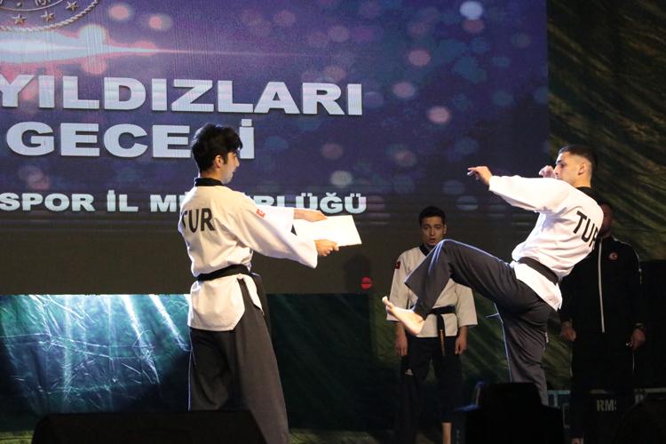 Rize'deki Sporun yıldızları ödül töreni