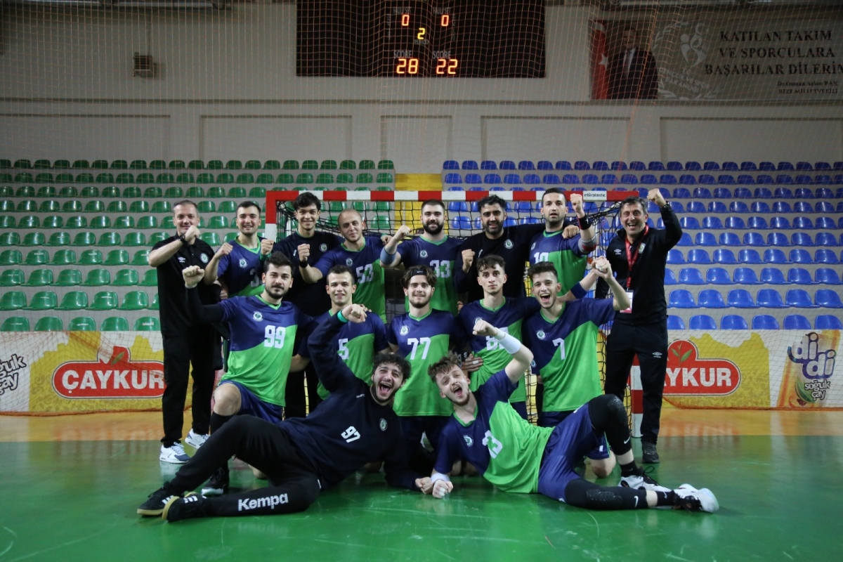 Rize Belediyespor Hentbol Takımı 3'te 3 yaptı