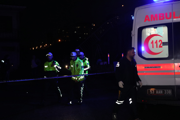 Rize'de feci kaza: 2 ölü, 3 yaralı