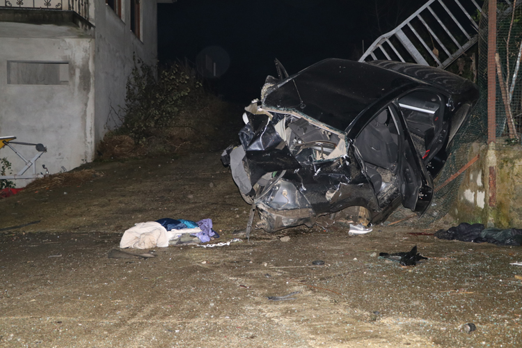 Rize'de feci kaza: 2 ölü, 3 yaralı