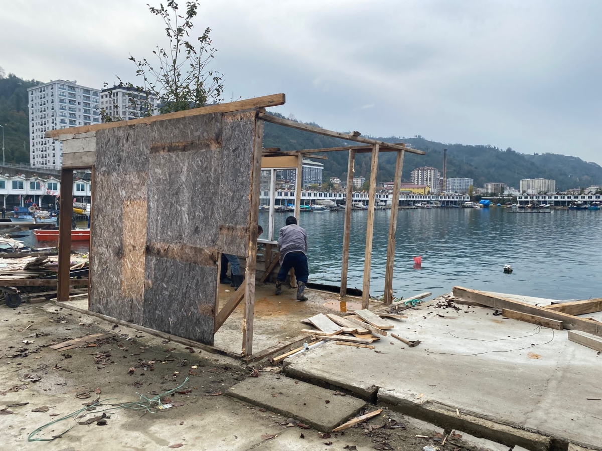 Rize’de balıkçı kulübeleri kaldırıldı