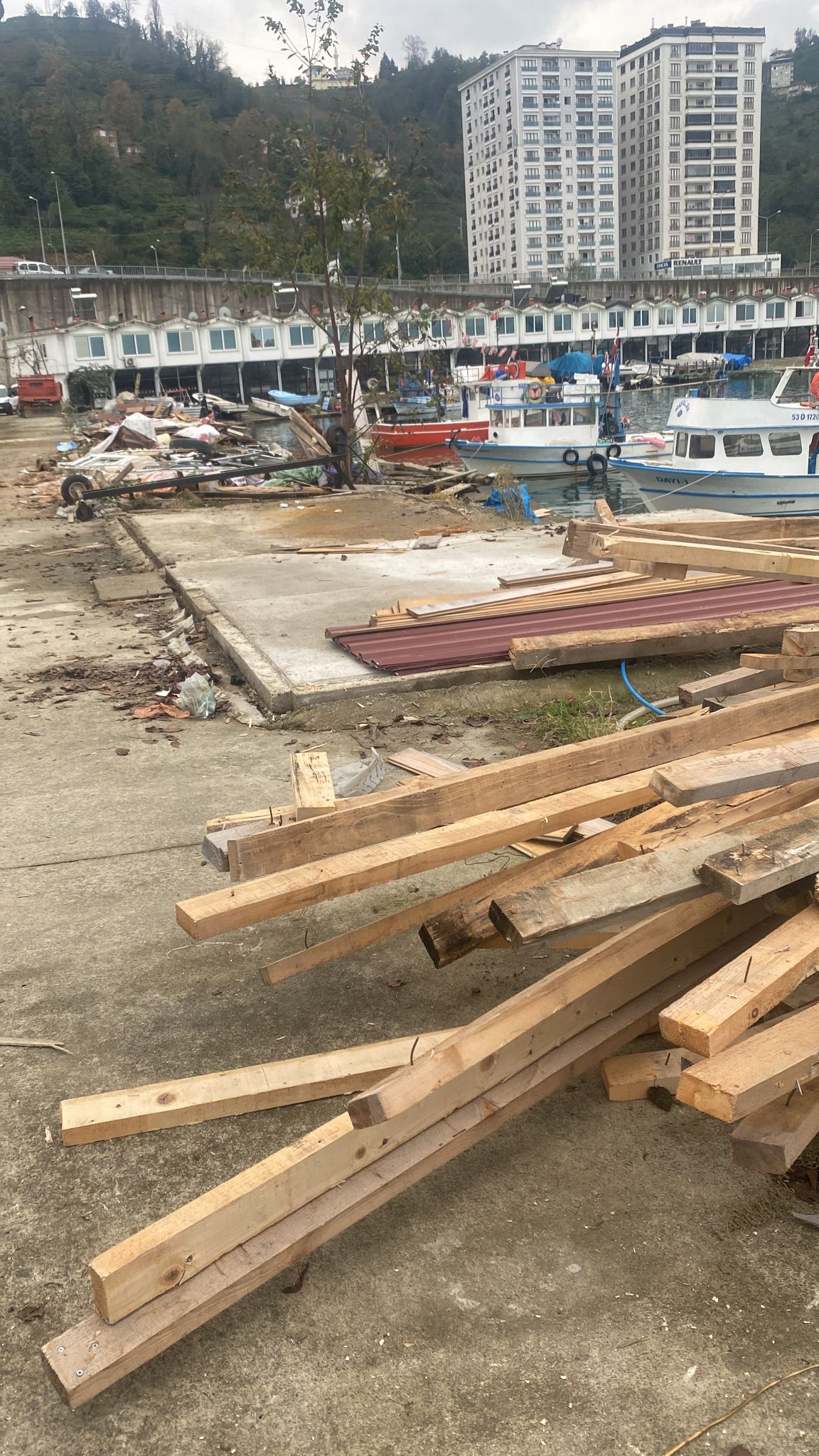 Rize’de balıkçı kulübeleri kaldırıldı