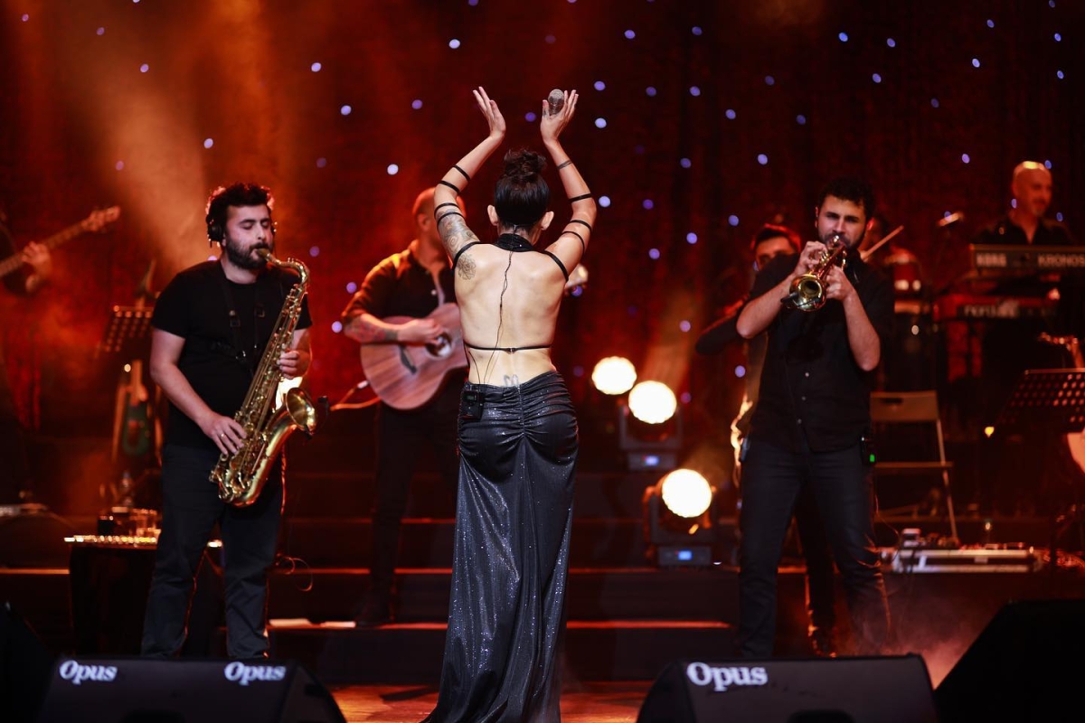 Melek Mosso konser fotoğrafları