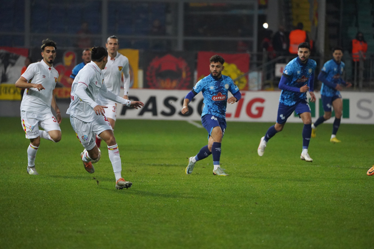 Çaykur Rizespor-Göztepe maçı fotoğrafları